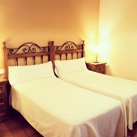 Apartamentos Los Rosales De Isabel Corral de Ayllon Екстер'єр фото