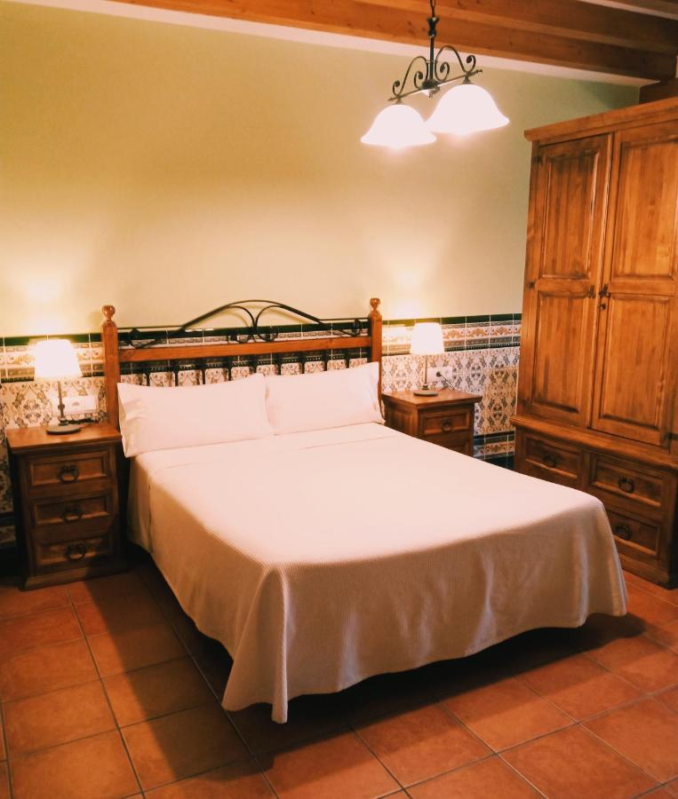 Apartamentos Los Rosales De Isabel Corral de Ayllon Екстер'єр фото