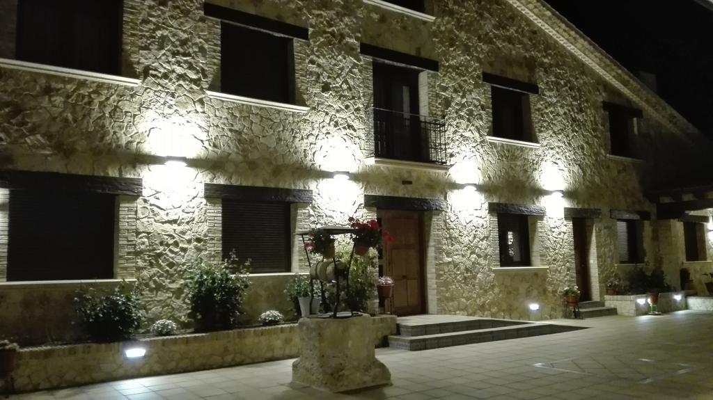 Apartamentos Los Rosales De Isabel Corral de Ayllon Екстер'єр фото