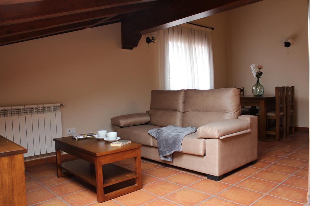 Apartamentos Los Rosales De Isabel Corral de Ayllon Екстер'єр фото